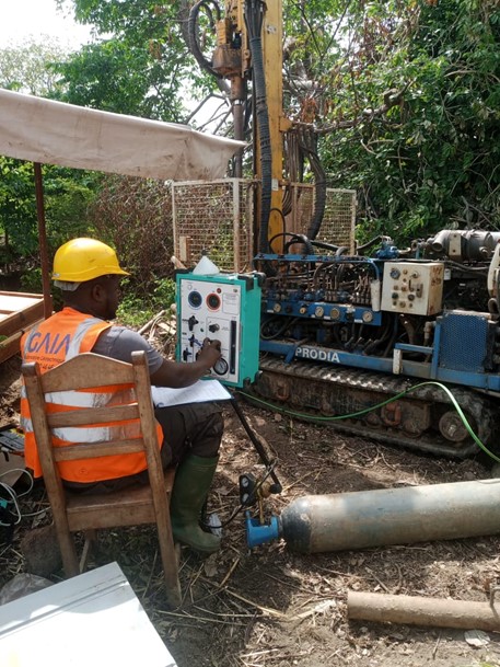 TRAVAUX D’ETUDES GEOTECHNIQUE SUR L’AXE PENESSOULOU – ALEDJO – SEMERE, COMMUNE DE OUAKE